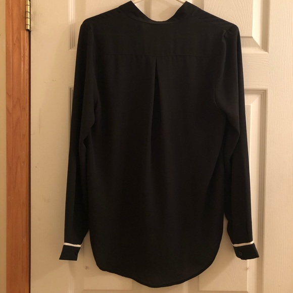 NWOT Monteau White Accent Long Sleeve Button Up - Picture 9 of 15